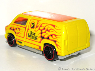 Hot Wheels - CUSTOM '77 DODGE VAN