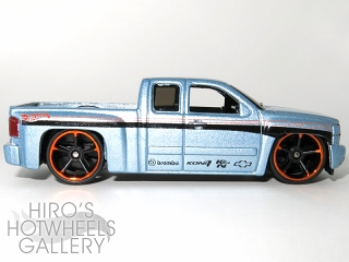 Hot Wheels - CHEVY SILVERADO